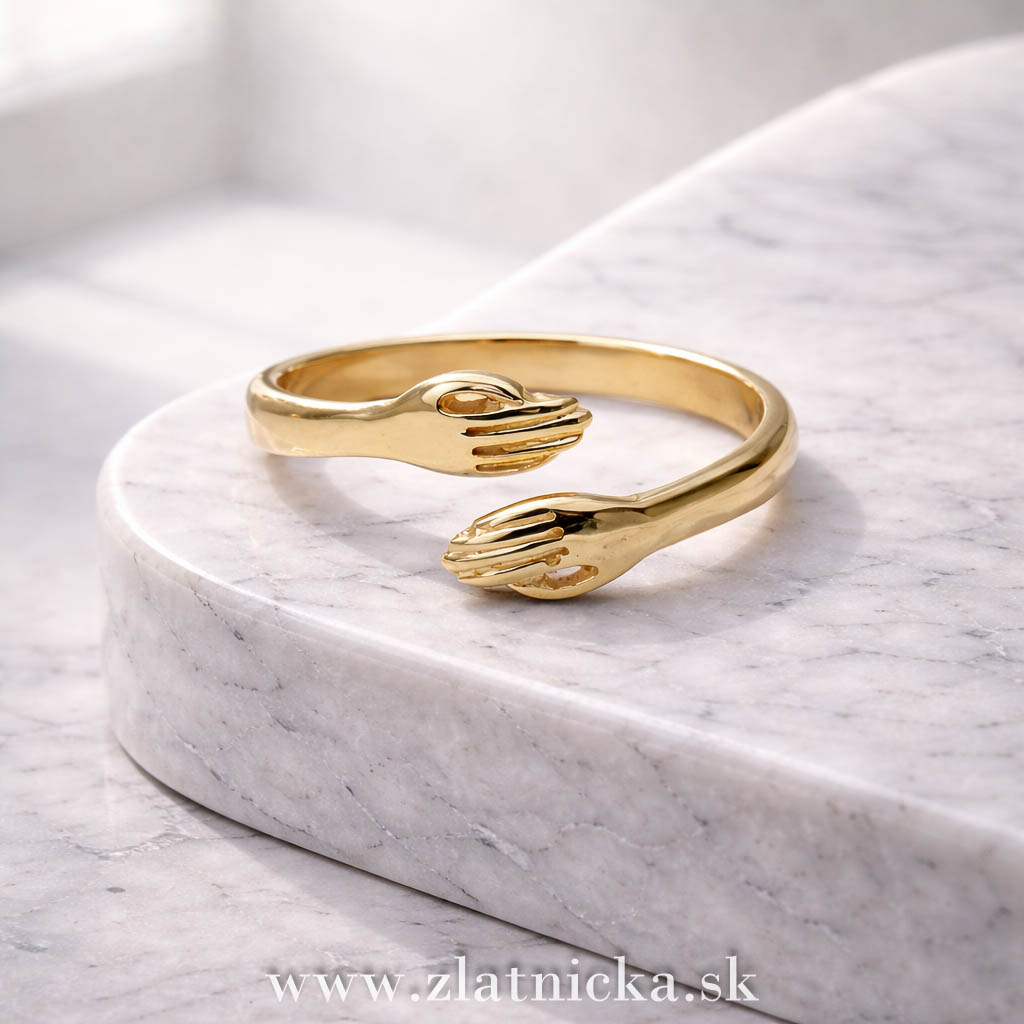 Zlatý šperk na mieru – symbolické zlaté ruky ručná výroba